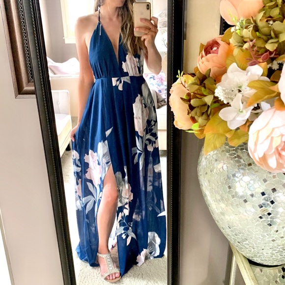 Dresses & Skirts - NWOT Deep V Backless Floral Maxi Dress